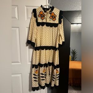 Stella Nova embroidered dress with scallops SMALL